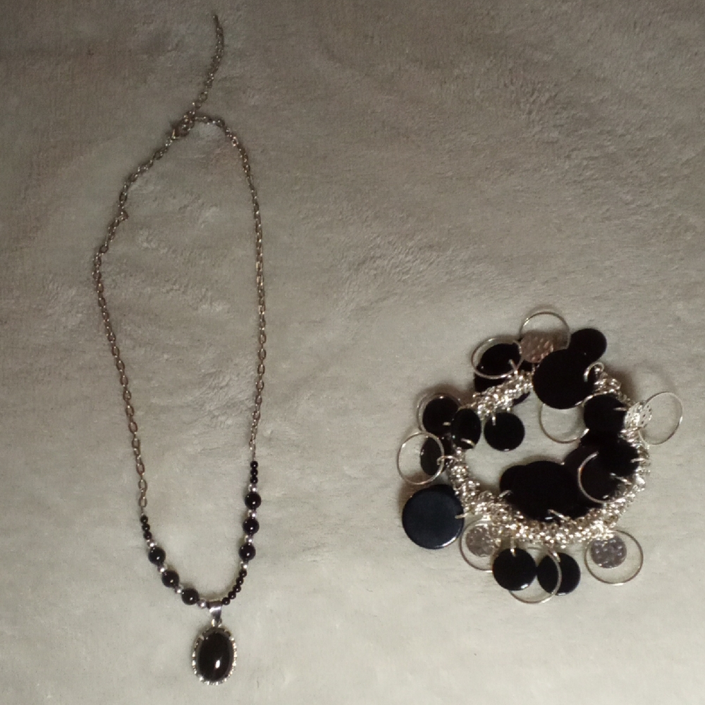 BLACK AND SILVER STRETCH BRACELET + 20 INCH AJUSTABLE NECKLACE WITH CHARM!!